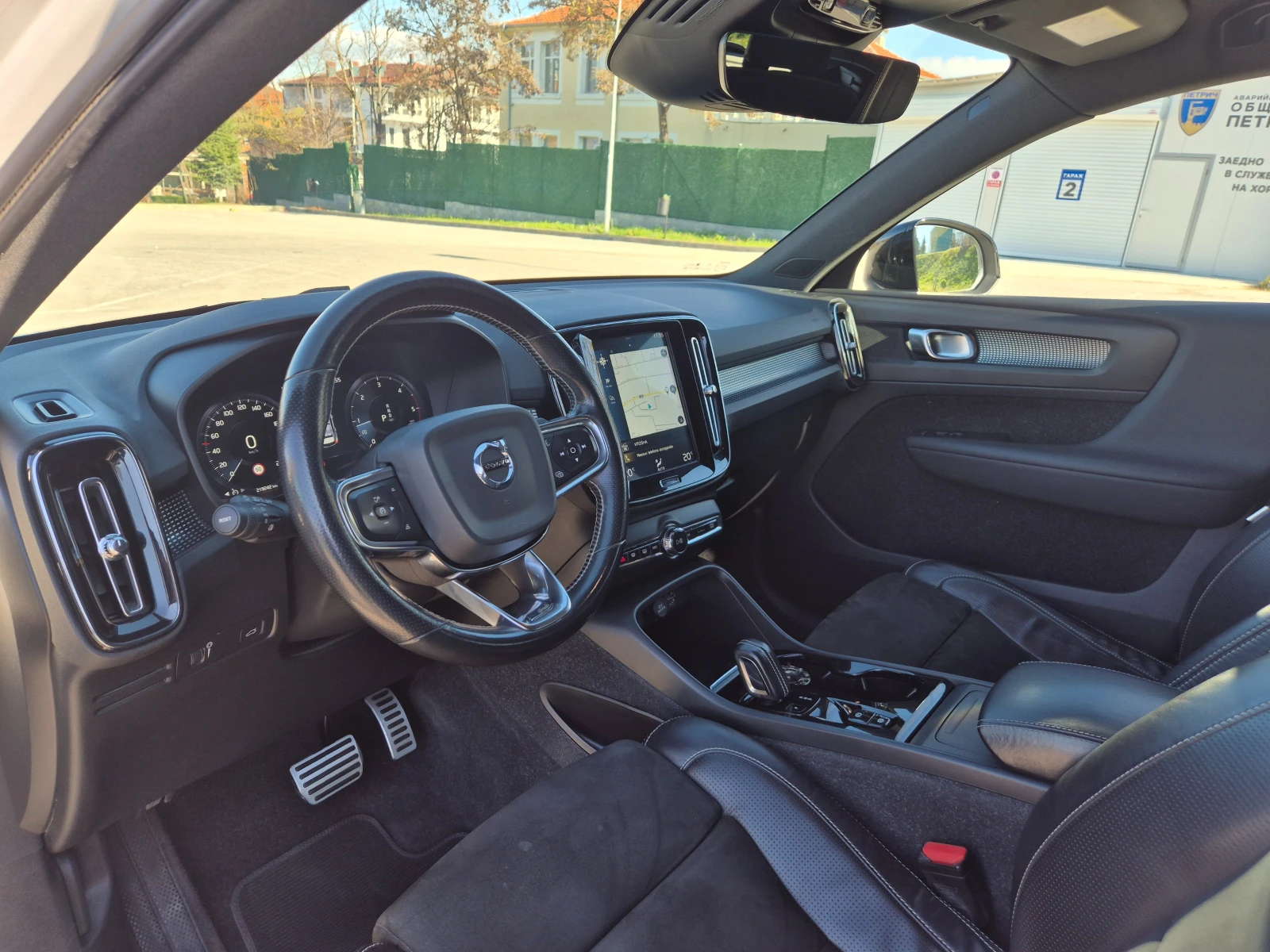 Volvo XC40 * R-Design * LUX * Пълна сервизна история*  - изображение 7
