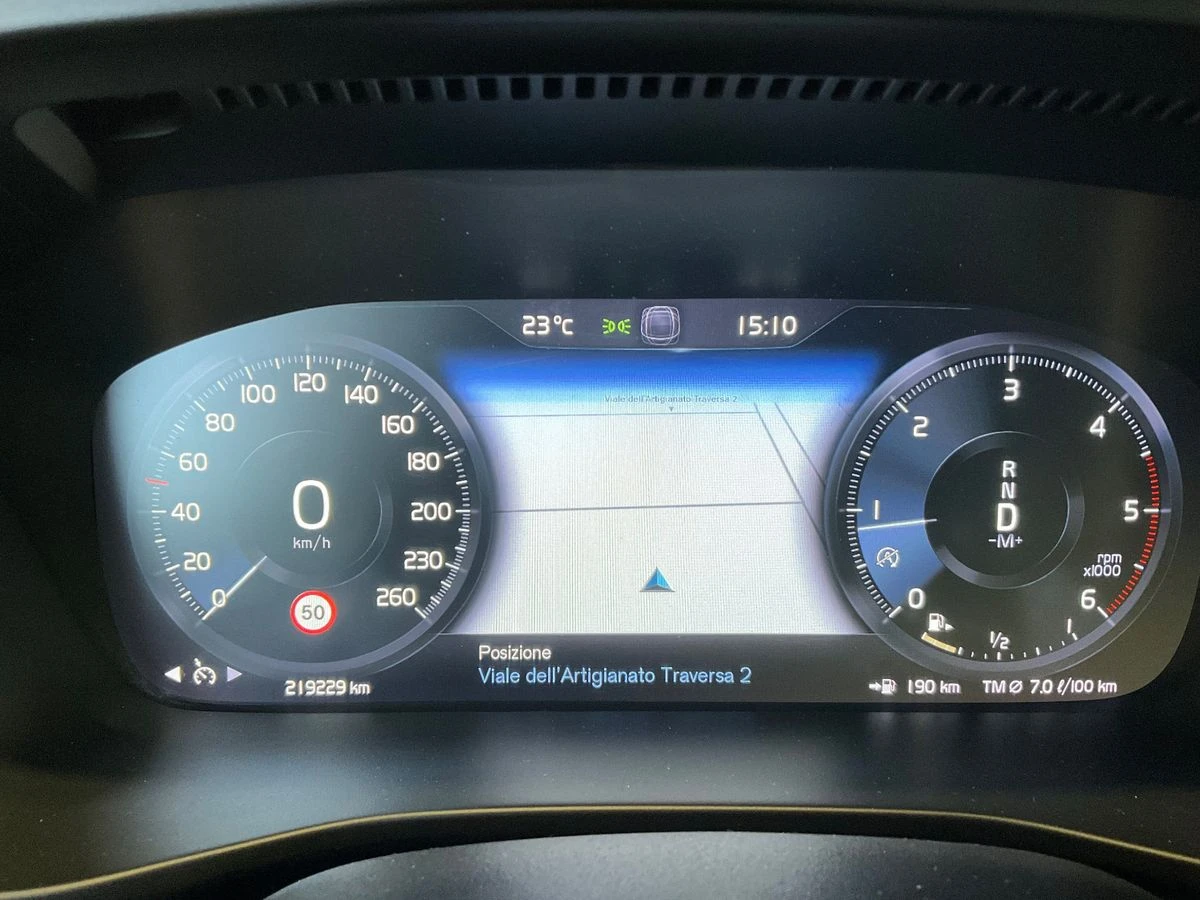 Volvo XC40 * R-Design * LUX *   *  | Mobile.bg   11