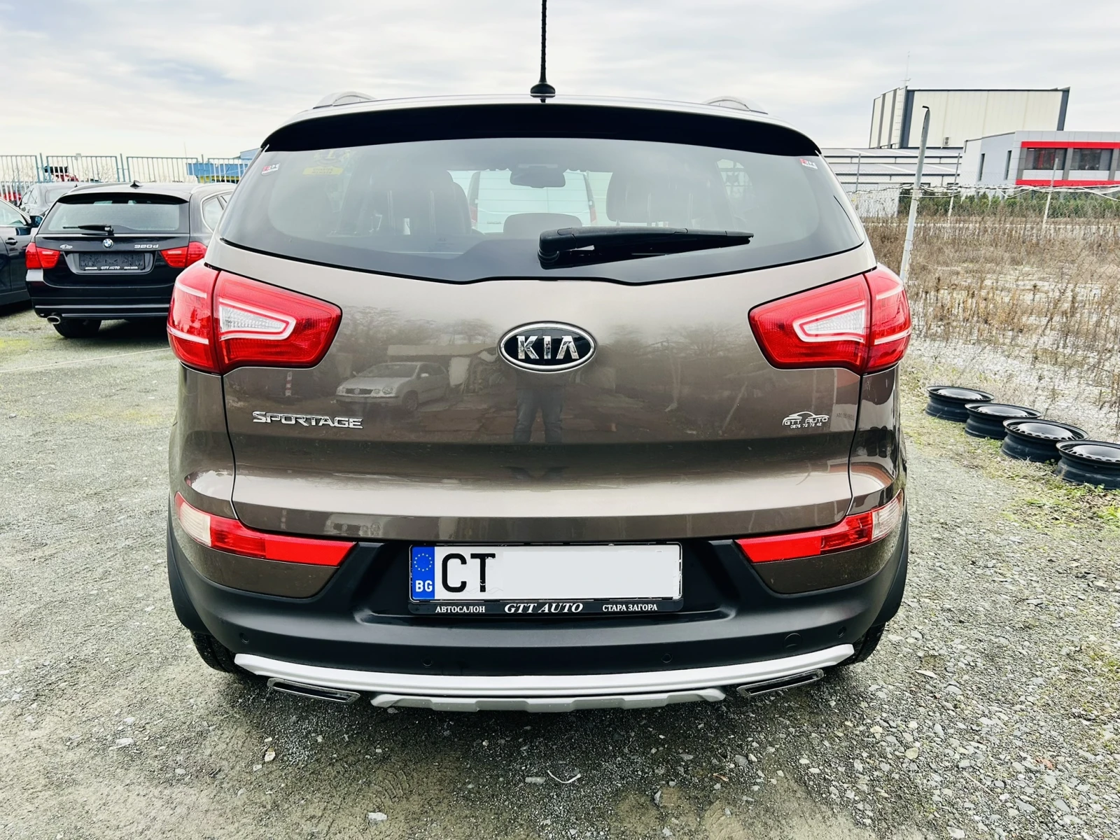 Kia Sportage 2.0i* 4WD* AUTO* Camera* NAVI* Pano* E5* FULL - изображение 4