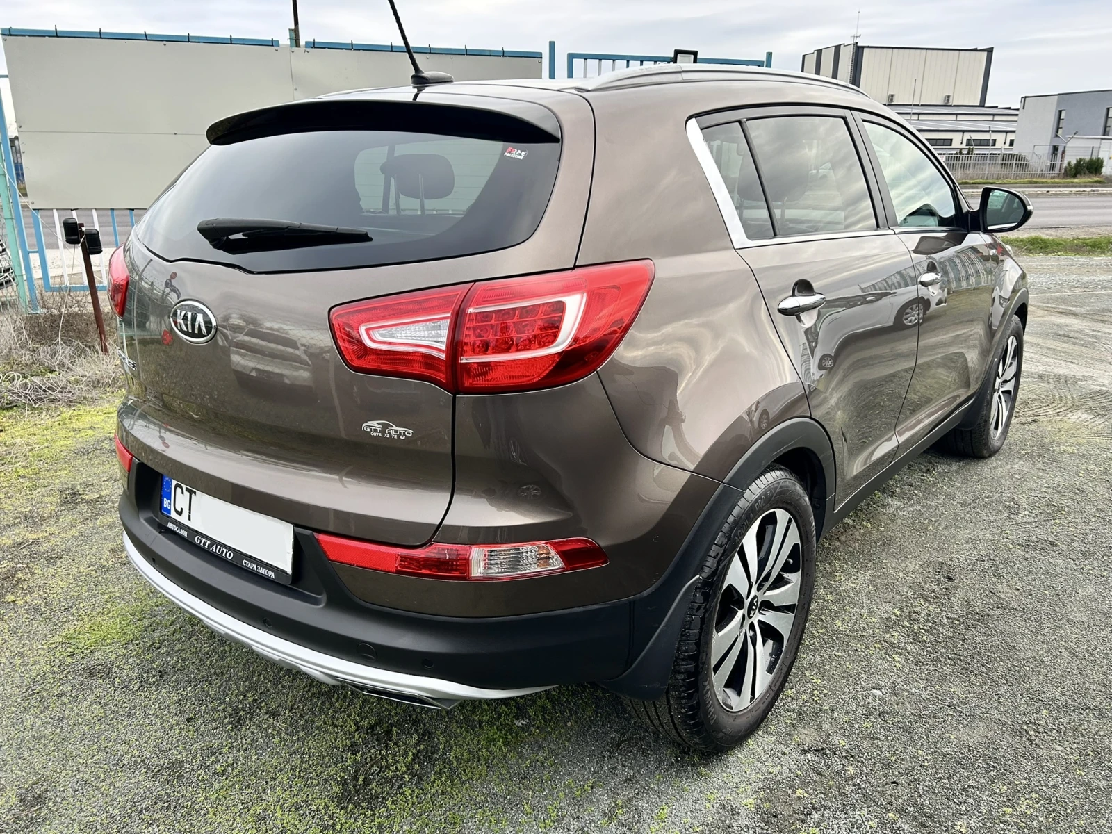 Kia Sportage 2.0i* 4WD* AUTO* Camera* NAVI* Pano* E5* FULL - изображение 5