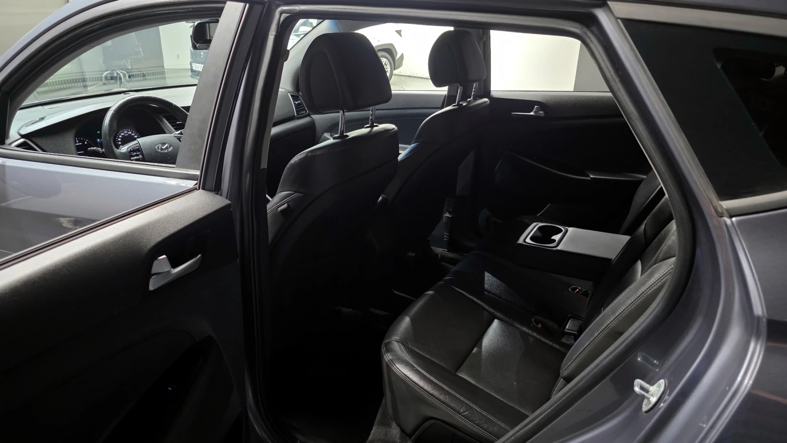 Hyundai Tucson 2.0CRDI/4x4/Пълна сервизна !!! - изображение 9