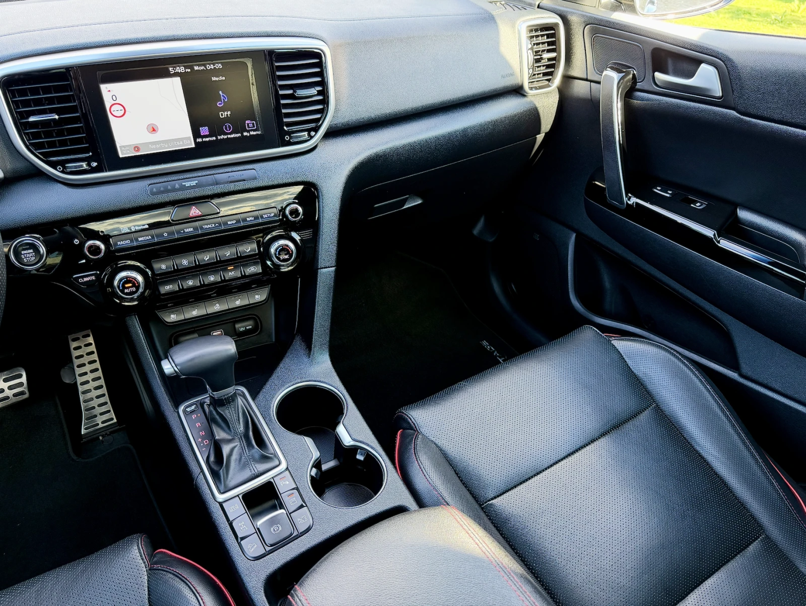 Kia Sportage 2.0d GT Line 4WD Сервизна книжка/360/JBL/Обдухване, снимка 6 - Автомобили и джипове - 54044727