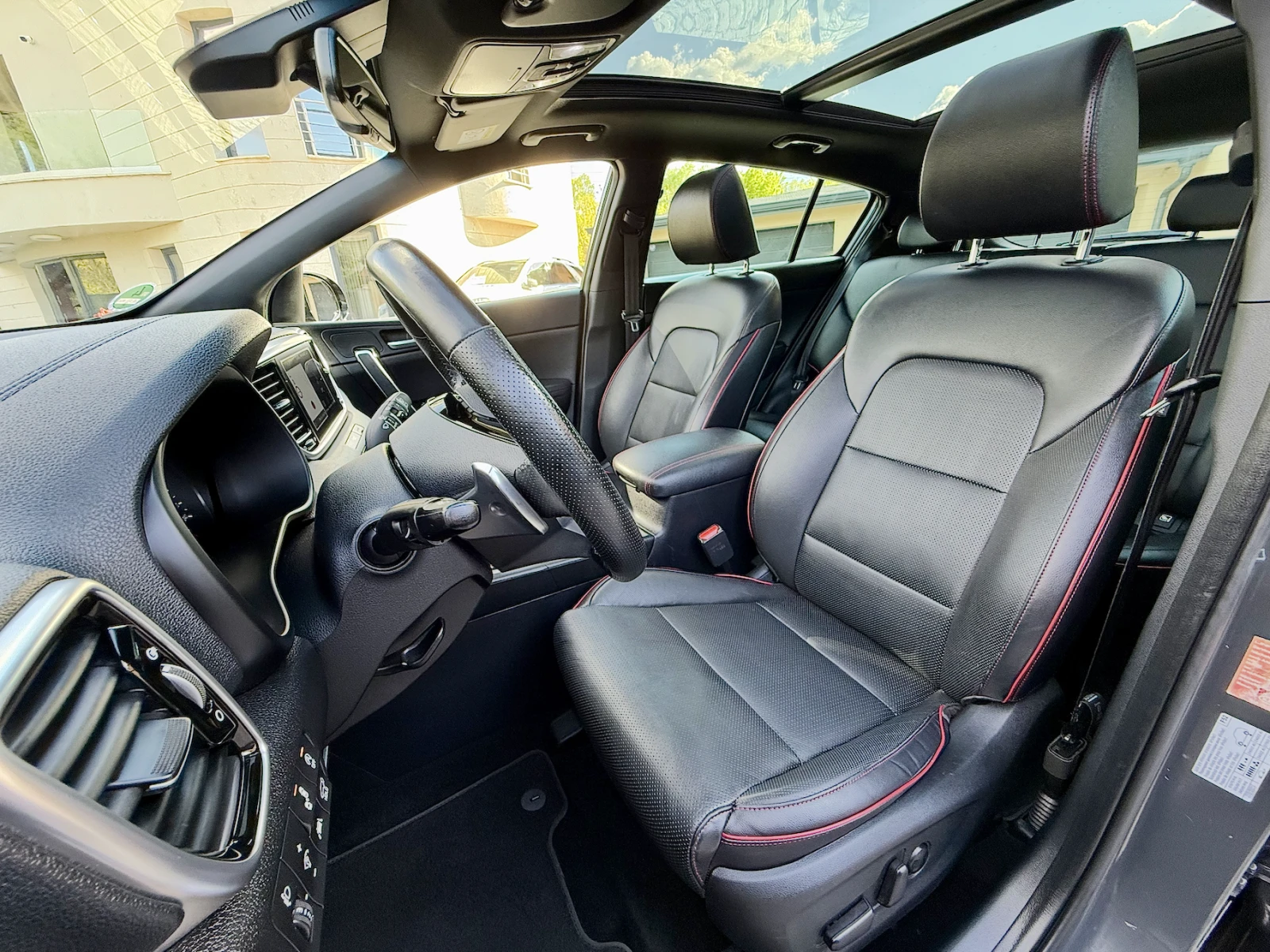 Kia Sportage 2.0d GT Line 4WD Сервизна книжка/360/JBL/Обдухване, снимка 3 - Автомобили и джипове - 54044727