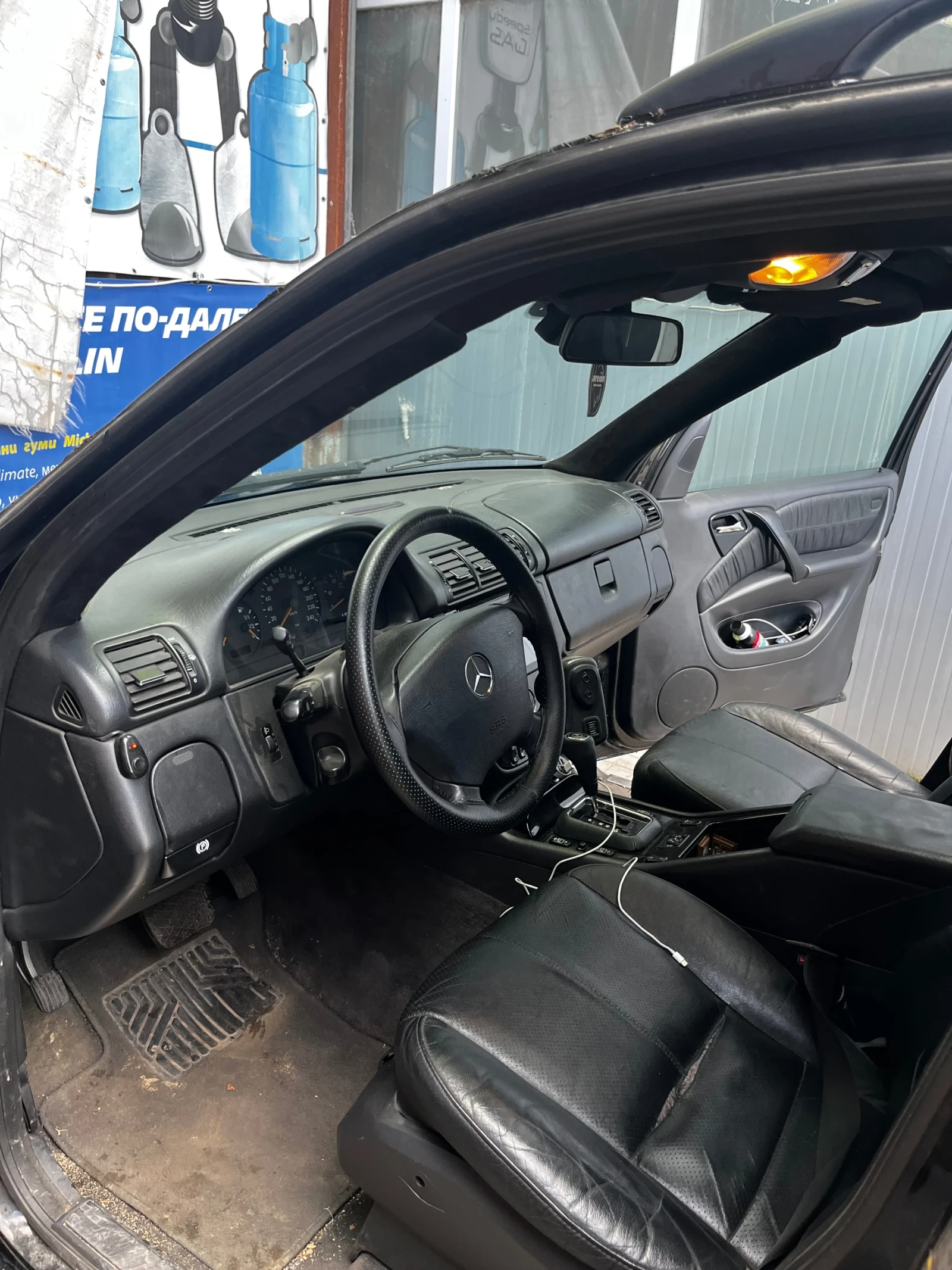 Mercedes-Benz ML 270, снимка 7 - Автомобили и джипове - 54620611