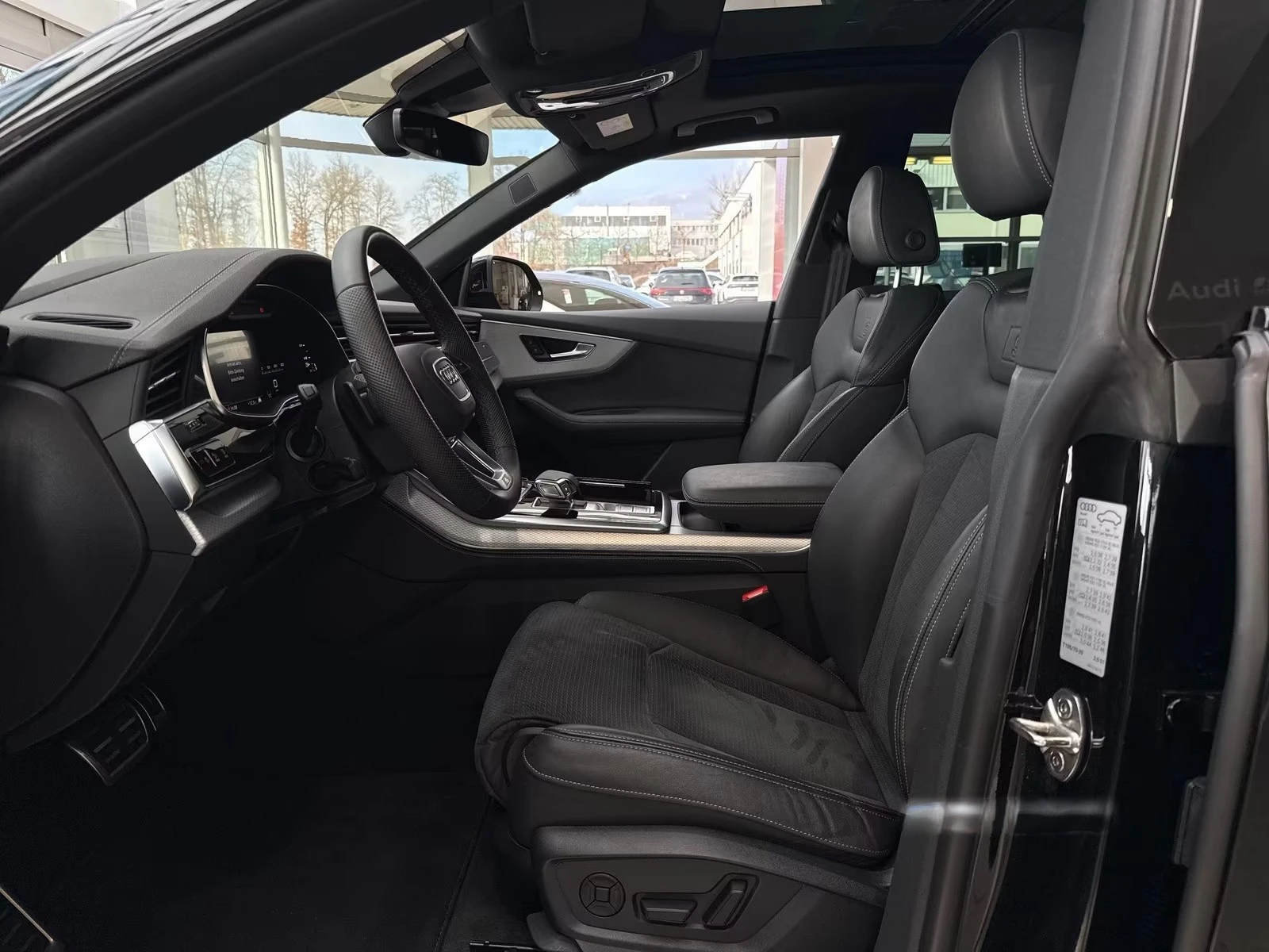 Audi SQ8 TFSI / FACELIFT / B&O / MATRIX / PANO / 360 / HUD , снимка 5 - Автомобили и джипове - 55121995