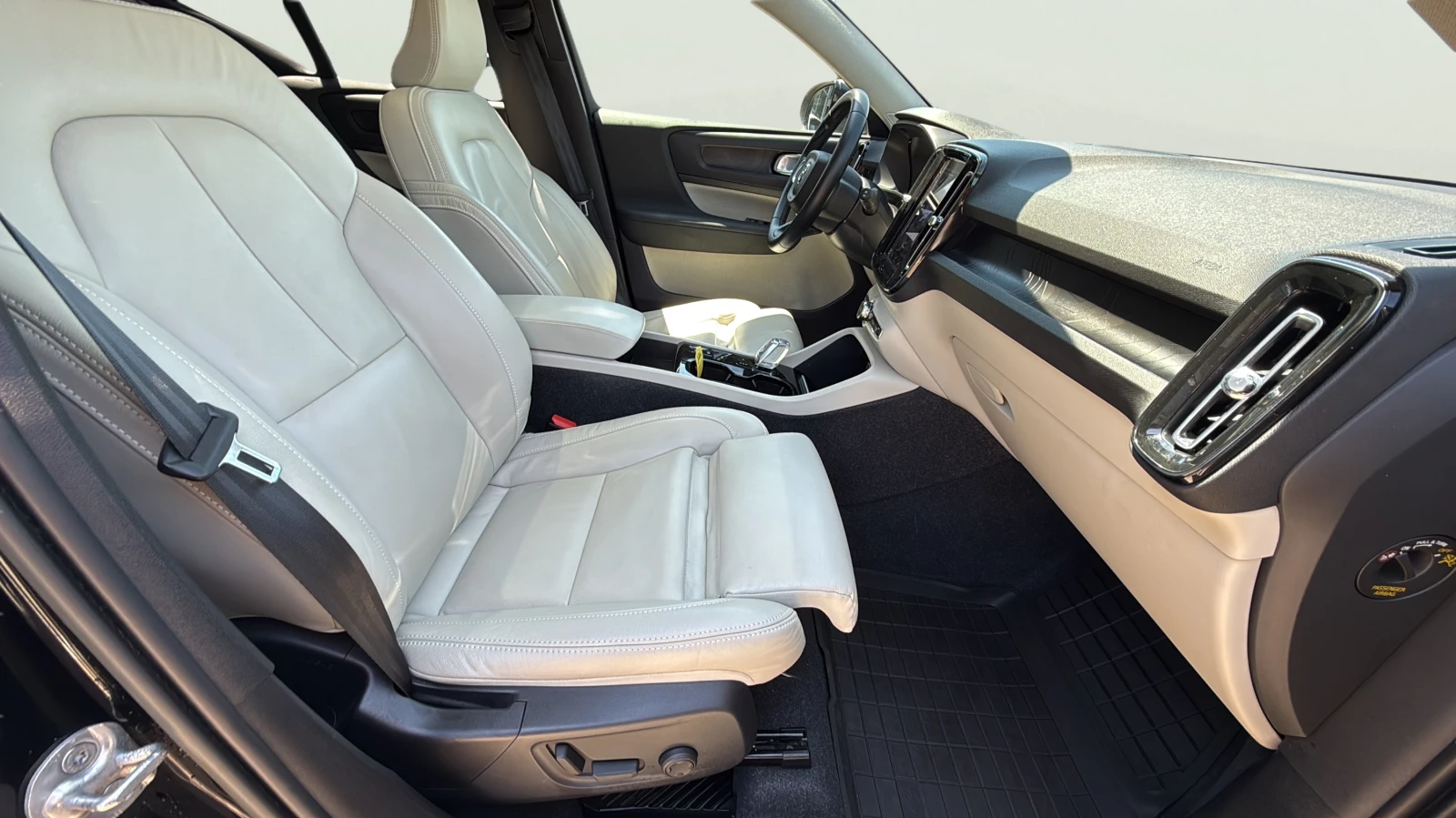 Volvo XC40 1.5 T5, снимка 12 - Автомобили и джипове - 55126020