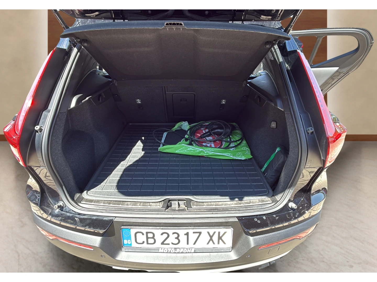 Volvo XC40 1.5 T5, снимка 9 - Автомобили и джипове - 55126020
