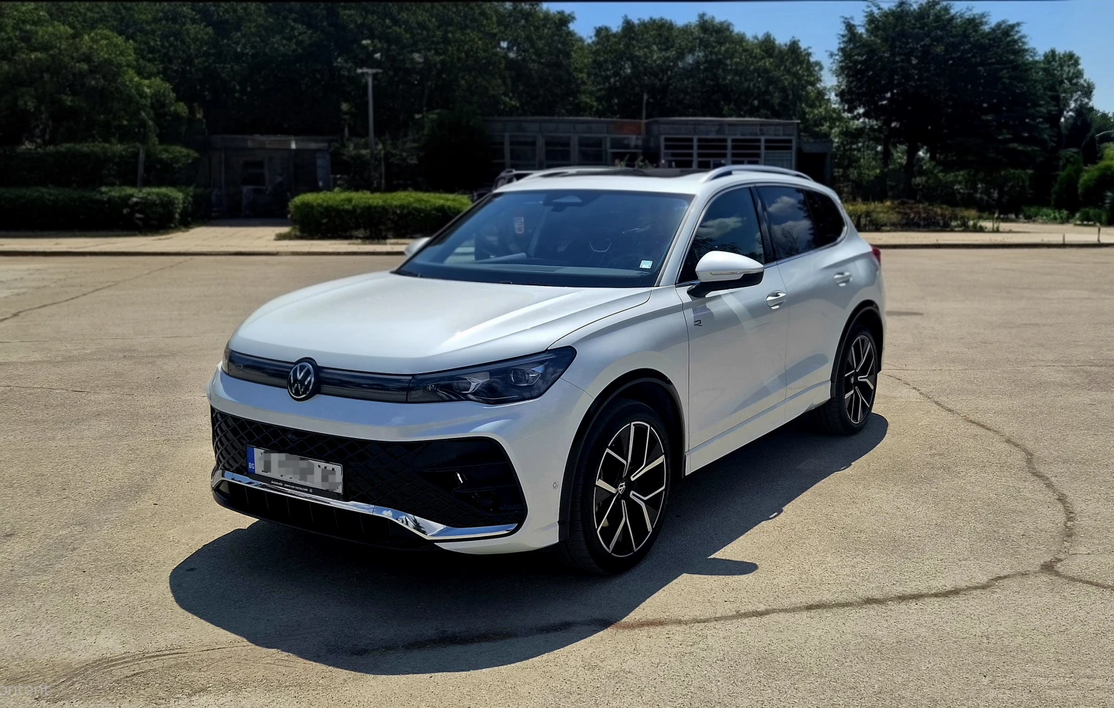 VW Tiguan R-Line, снимка 5 - Автомобили и джипове - 55739104