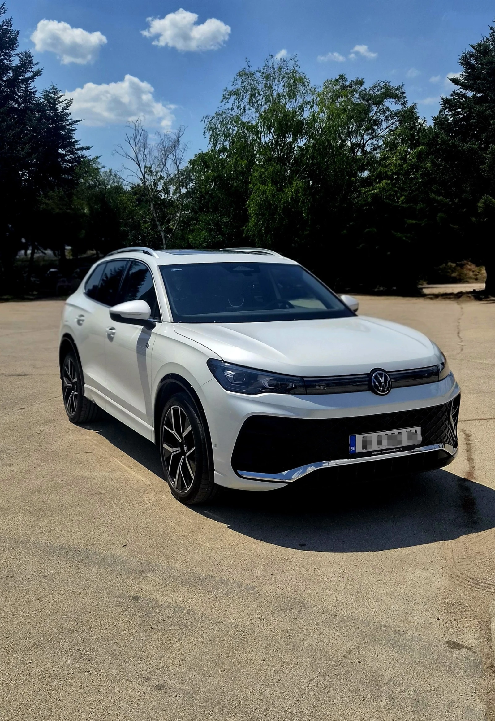 VW Tiguan R-Line, снимка 4 - Автомобили и джипове - 55739104