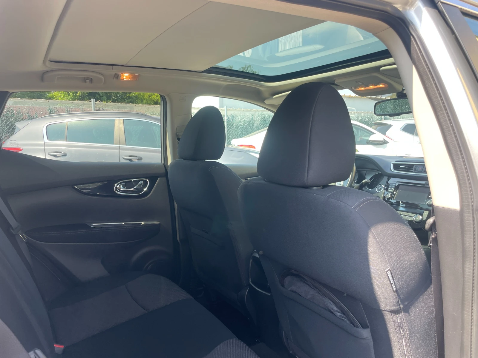 Nissan Qashqai /TEKNA/EY705LF ВИДЕО КЪМ ОБЯВАТА, снимка 13 - Автомобили и джипове - 55930567