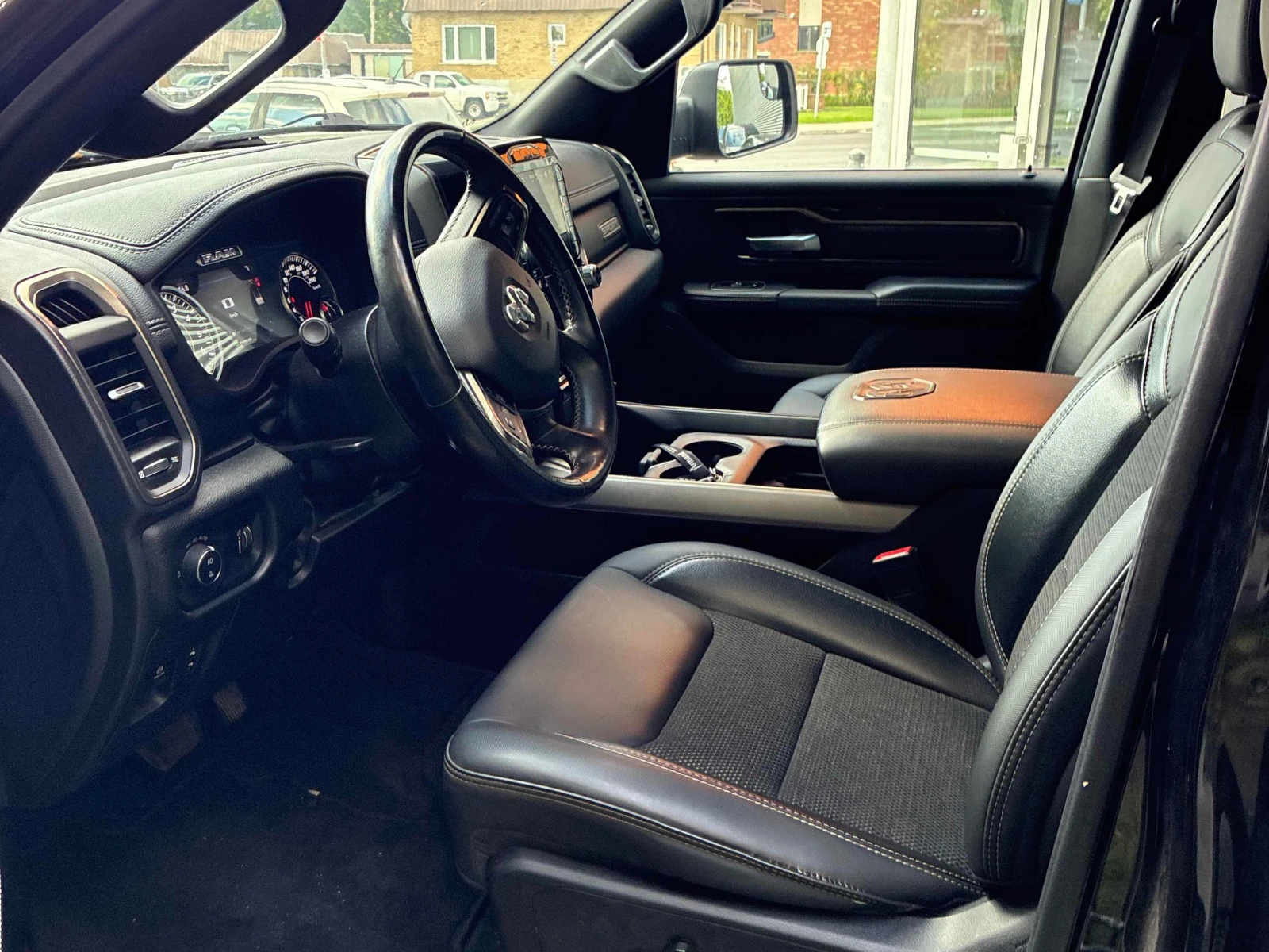 Dodge RAM 1500 * SPORT * АВТОКРЕДИТ БЕЗ ПЪРВОНАЧАЛНА ВНОСКА* , снимка 7 - Автомобили и джипове - 56004451