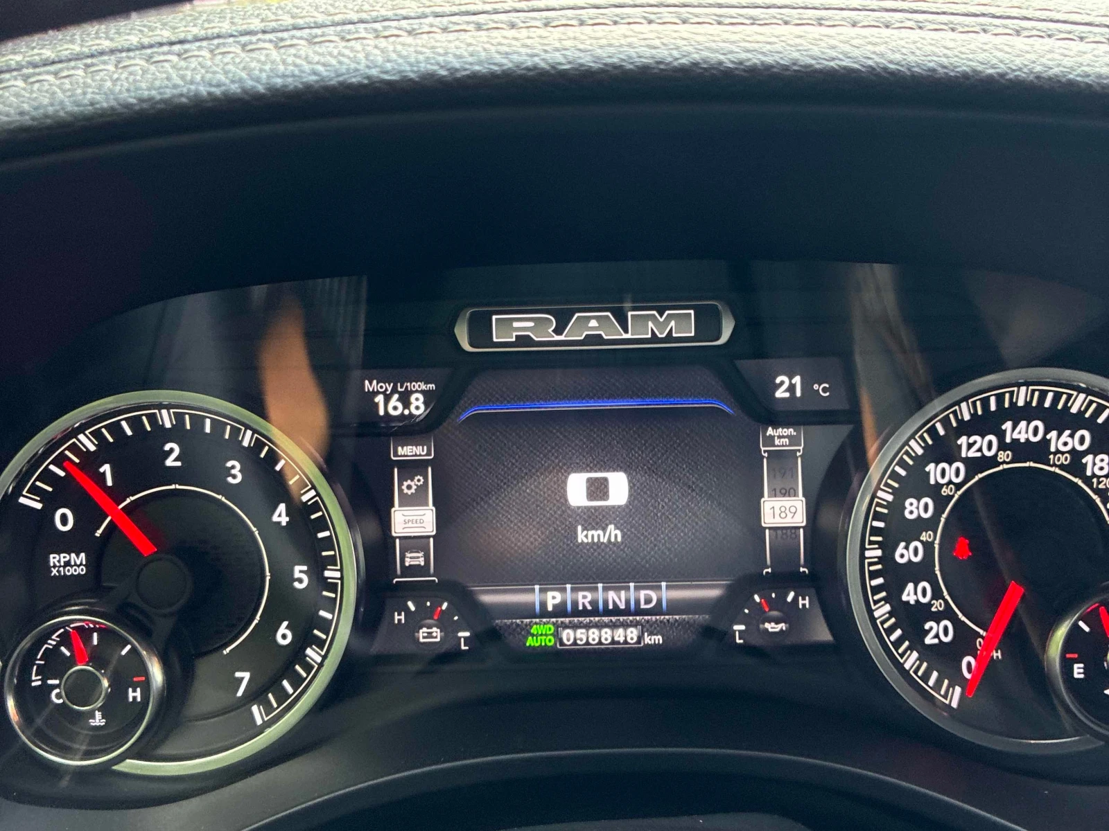 Dodge RAM 1500 * SPORT * АВТОКРЕДИТ БЕЗ ПЪРВОНАЧАЛНА ВНОСКА* , снимка 6 - Автомобили и джипове - 56004451