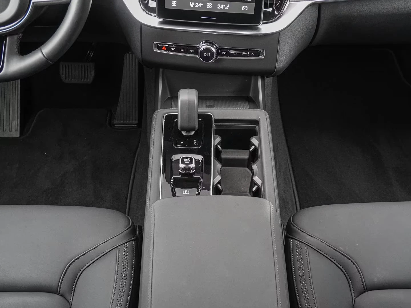 Volvo Xc90 B5/CORE/250HP/BRIGHT/7S/360/H&K/MEMO/NAVI/680q, снимка 10 - Автомобили и джипове - 56033559