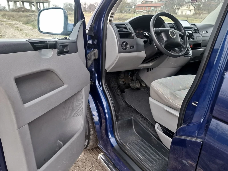 VW Transporter 2.5 TDI automat , снимка 10 - Бусове и автобуси - 48540336