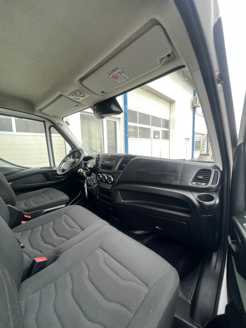 Iveco Daily 35s15 / 197 000км! /  3 000cc / Климатроник, снимка 12 - Бусове и автобуси - 51418911
