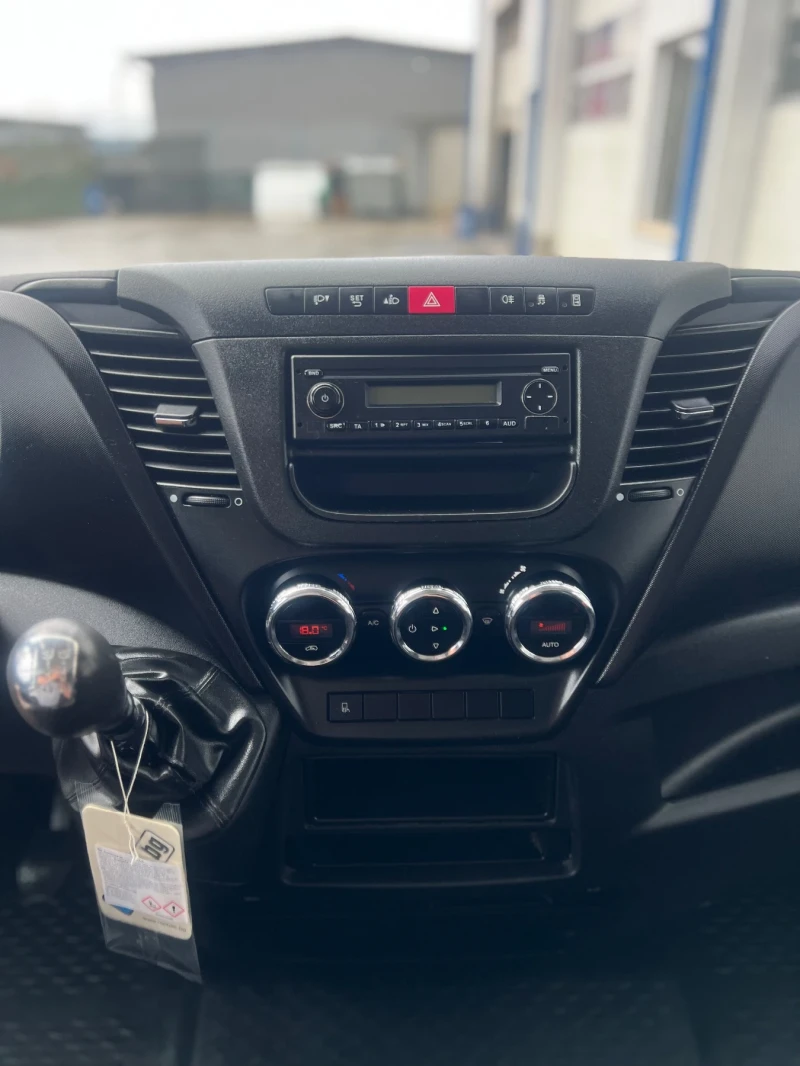 Iveco Daily 35s15 / 197 000км! /  3 000cc / Климатроник, снимка 14 - Бусове и автобуси - 51418911