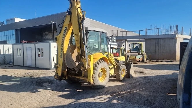 Багер New Holland B100, снимка 5 - Индустриална техника - 54272448
