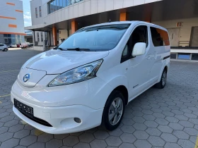 ������ Nissan e-NV200