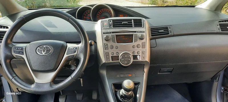 Toyota Verso, снимка 8 - Автомобили и джипове - 47430642