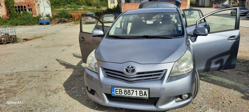 Toyota Verso, снимка 4 - Автомобили и джипове - 47430642