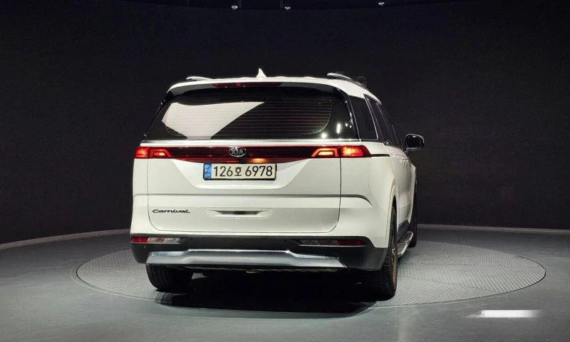 Kia Carnival, снимка 4 - Автомобили и джипове - 51957079