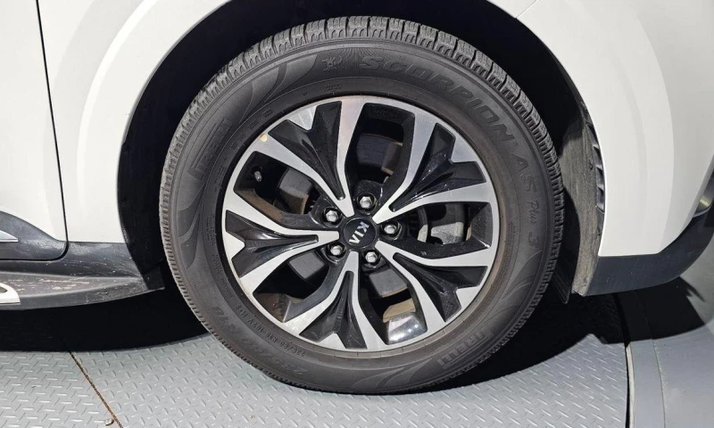 Kia Carnival, снимка 5 - Автомобили и джипове - 51957079