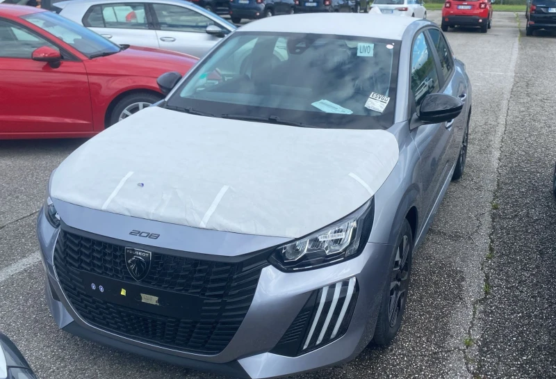 Peugeot 208 1.2 PureTech Style Реално нов!