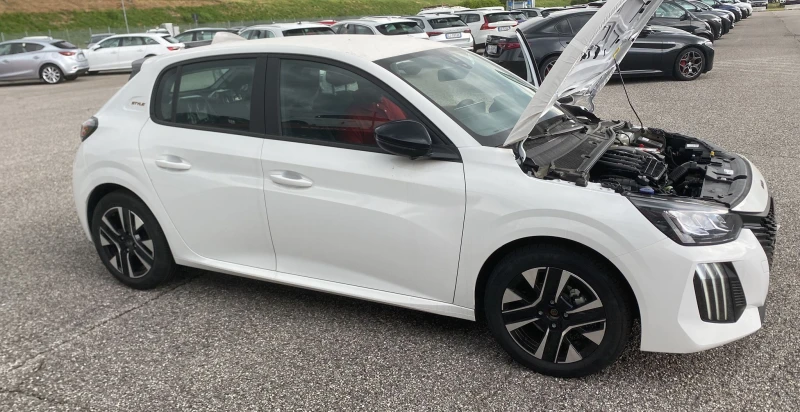 Peugeot 208 1.2 PureTech Style Реално нов!, снимка 4 - Автомобили и джипове - 52966577