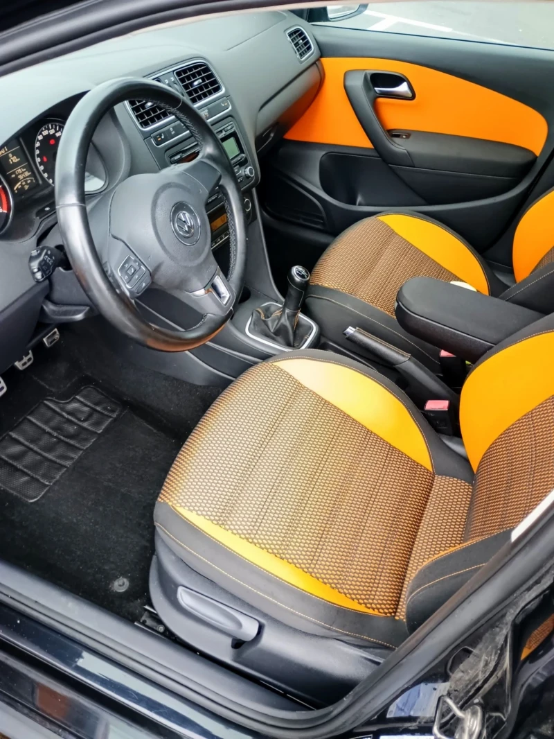 VW Polo * CROSS POLO * 1.6TDI 90ps * 97000km * УНИКАТ * , снимка 10 - Автомобили и джипове - 53292547