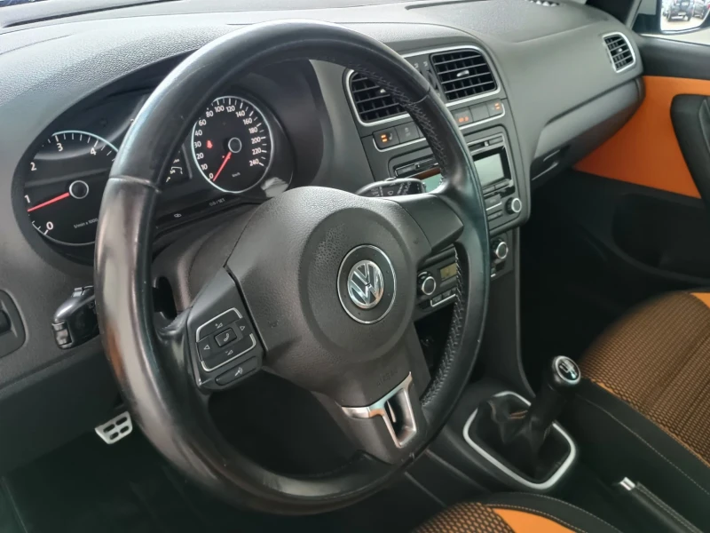 VW Polo * CROSS POLO * 1.6TDI 90ps * 97000km * УНИКАТ * , снимка 16 - Автомобили и джипове - 53292547