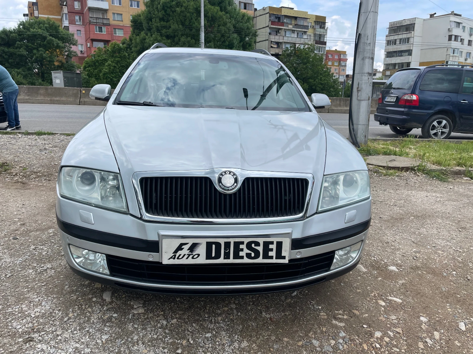 Skoda Octavia 2.0TDI-DSG-NAVI - изображение 2