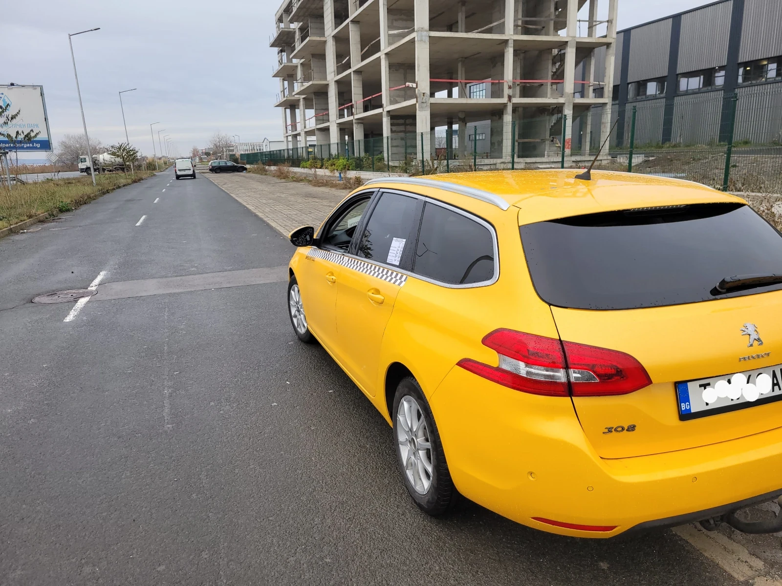 Peugeot 308 1.5 102к.с  AdBlue  - изображение 8