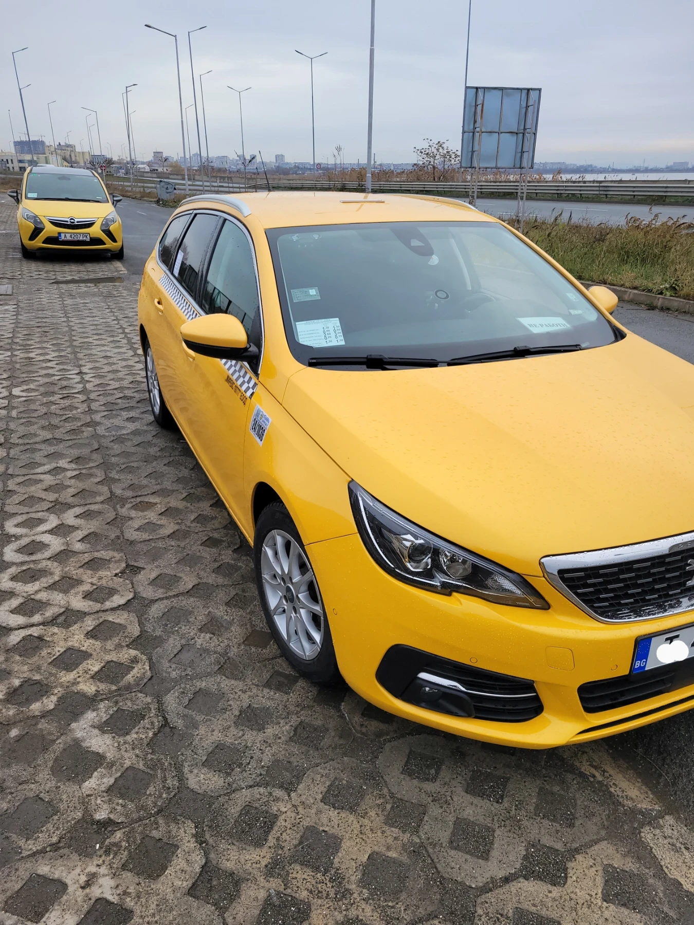 Peugeot 308 1.5 102к.с  AdBlue  - изображение 9