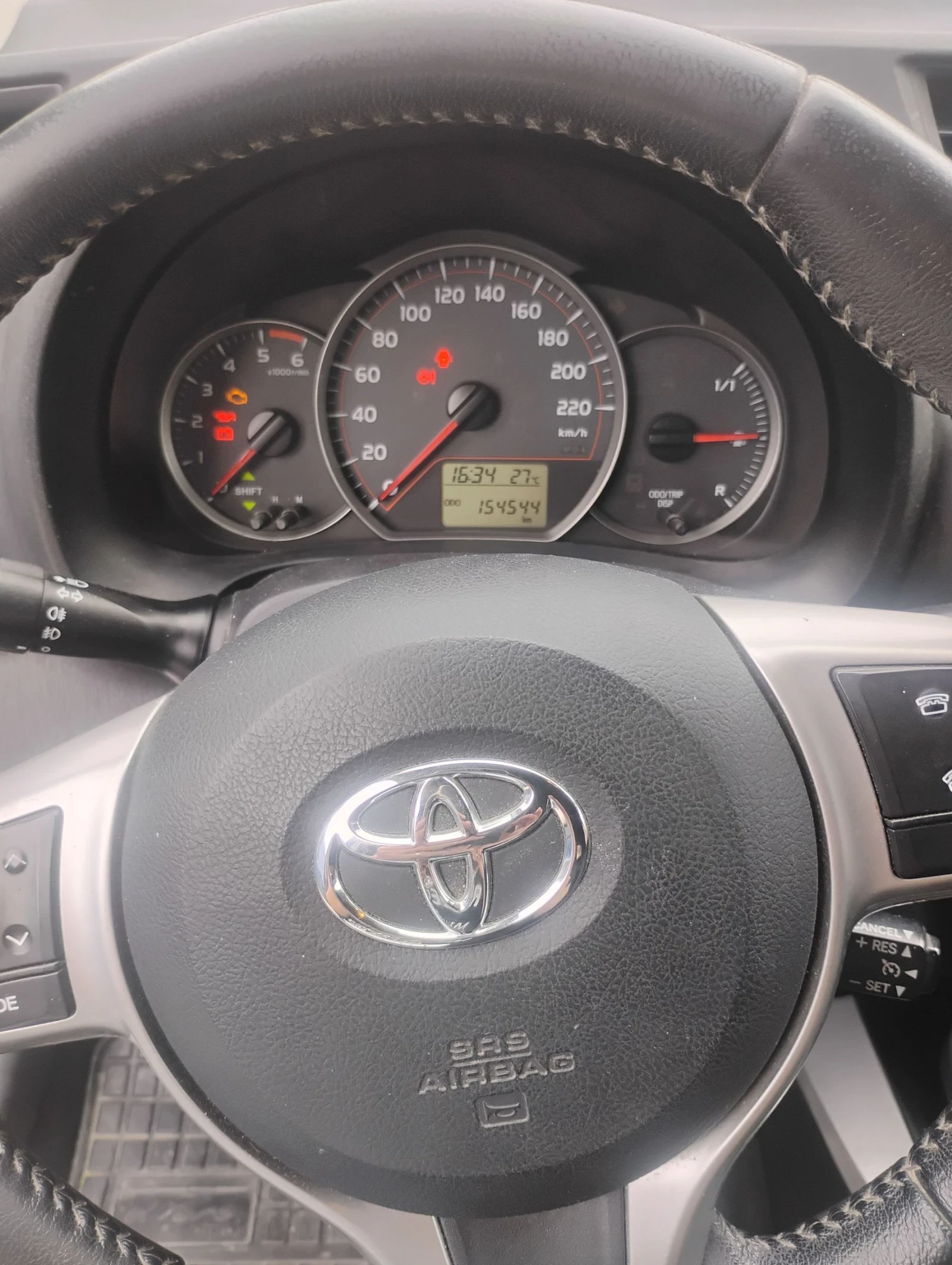 Toyota Yaris  - изображение 2