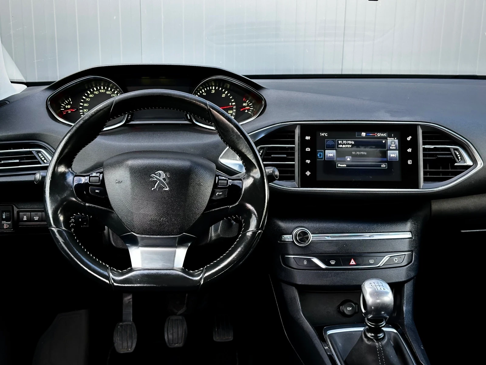 Peugeot 308 1.6 HDI, Нов внос - изображение 10