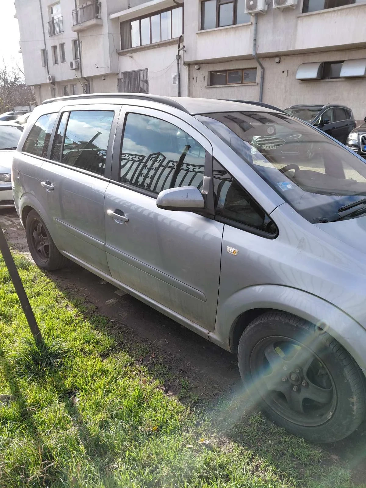 Opel Zafira B - изображение 4