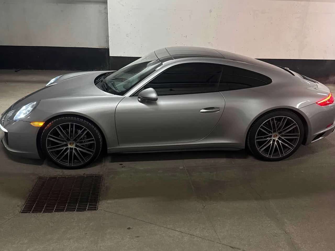 Porsche 911 * Carrera * CARFAX * ЦЕНА ДО БГ - изображение 4