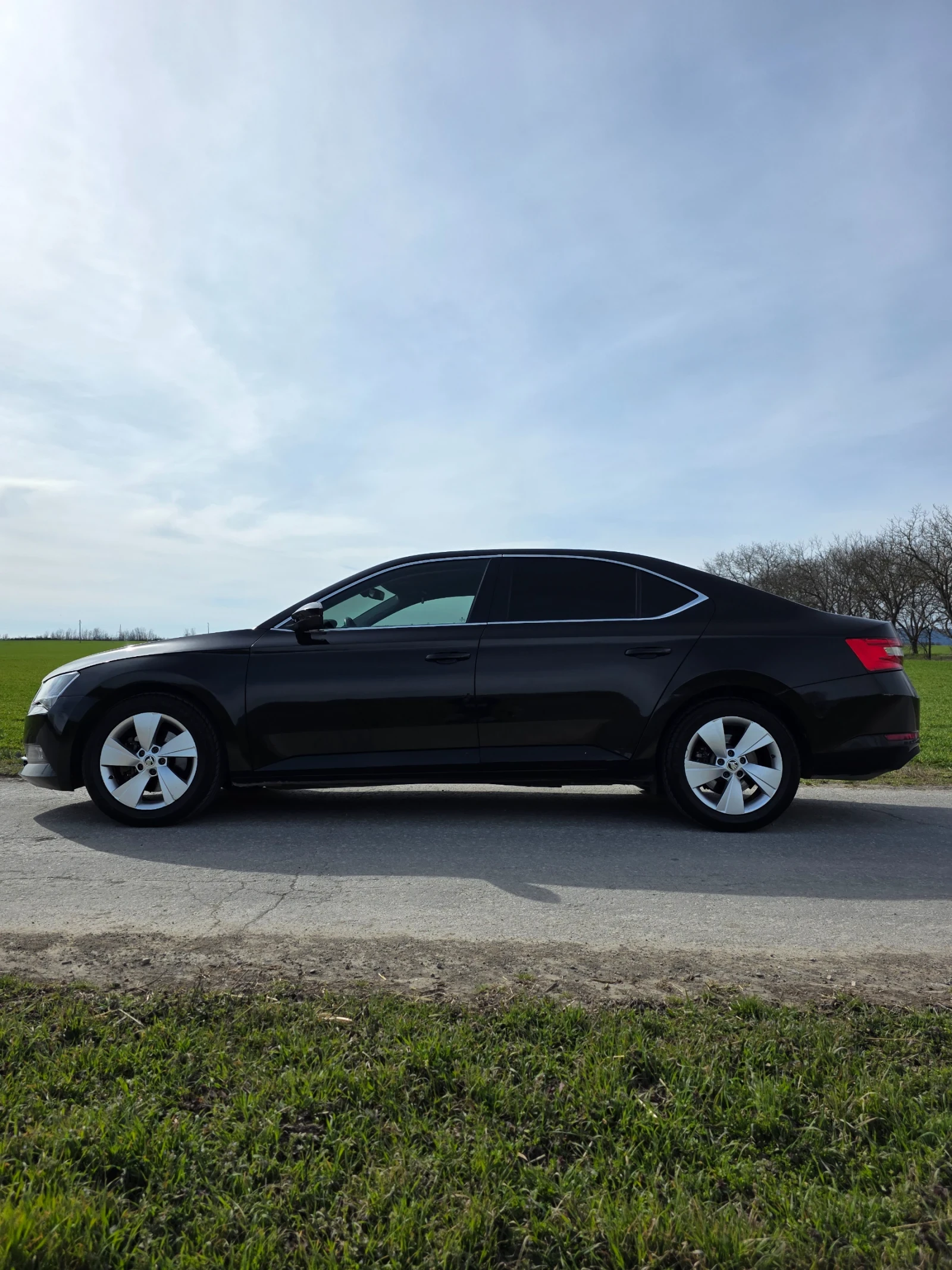 Skoda Superb 2.0 TDI, снимка 8 - Автомобили и джипове - 53768061