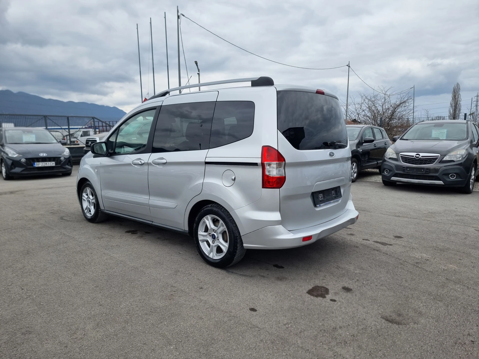 Ford Tourneo Connect 1.5 TDCI, снимка 4 - Автомобили и джипове - 53902707