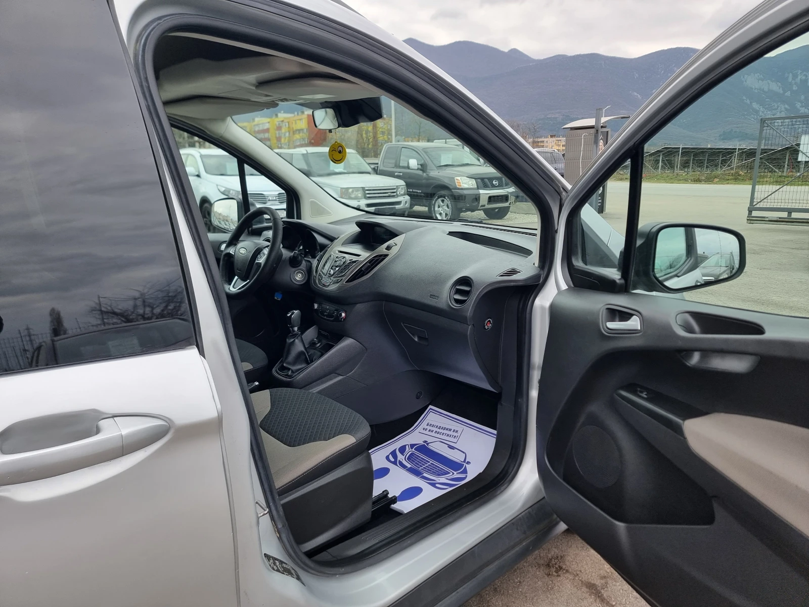 Ford Tourneo Connect 1.5 TDCI, снимка 15 - Автомобили и джипове - 53902707