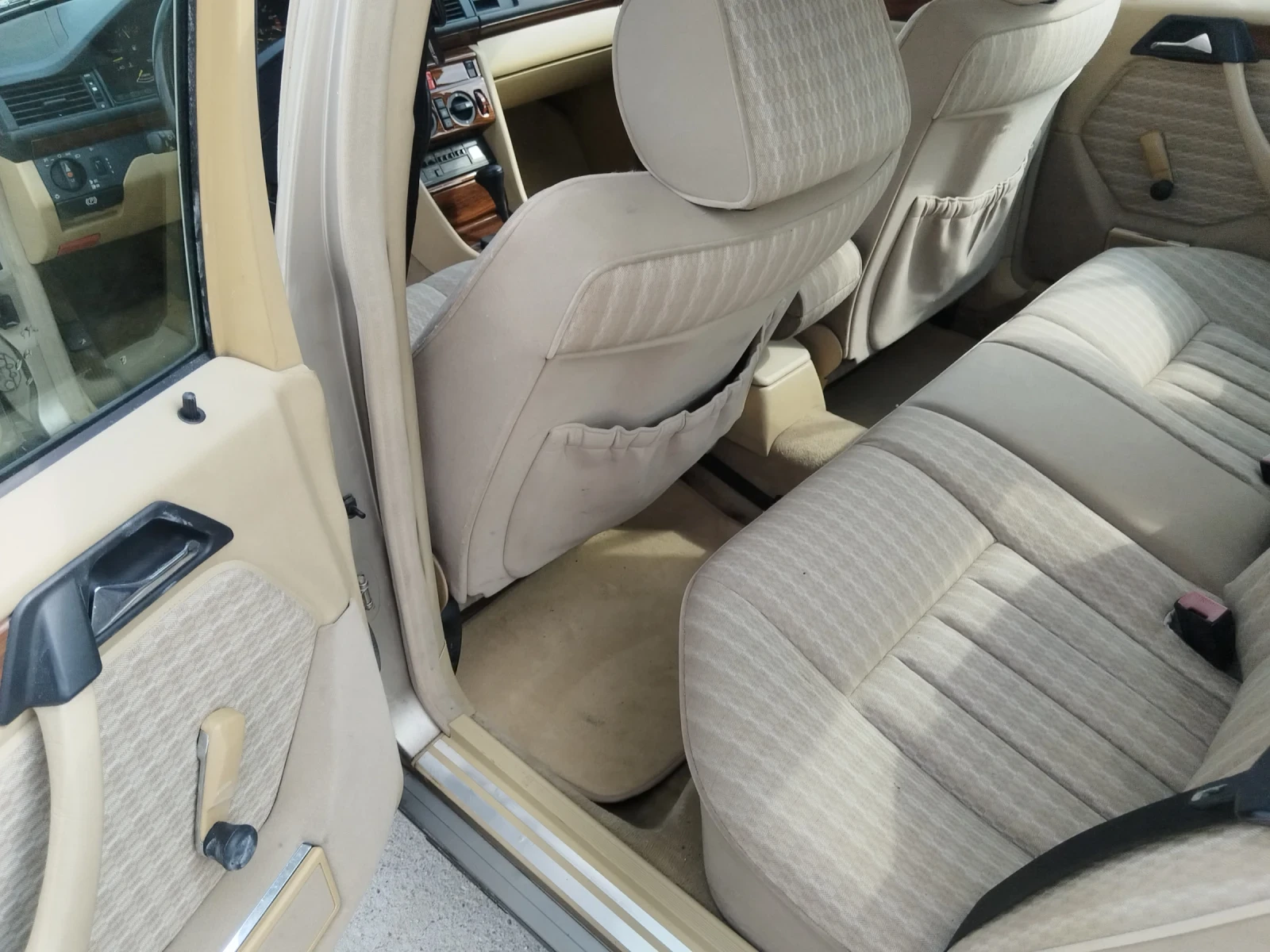 Mercedes-Benz 124, снимка 13 - Автомобили и джипове - 54098563