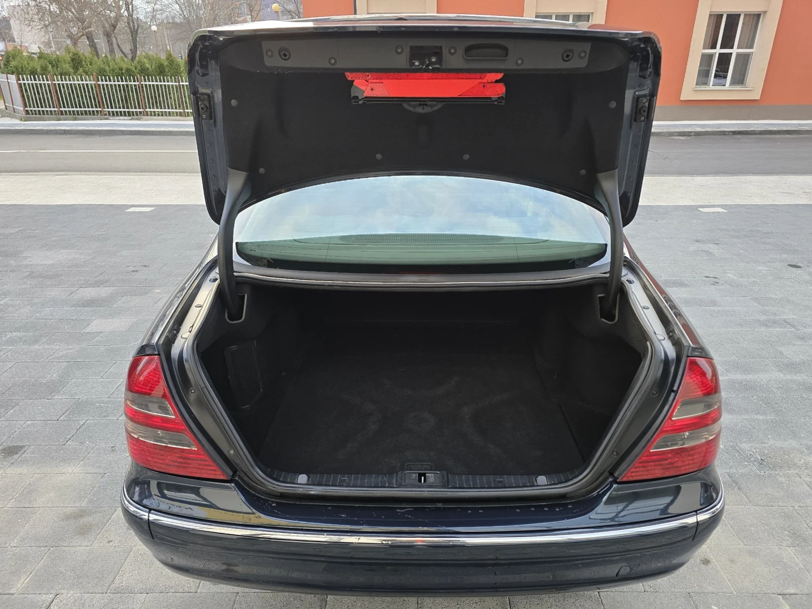 Mercedes-Benz E 280 CDI L6 3.2L Elegance 5G-TRONIC, снимка 5 - Автомобили и джипове - 54183892