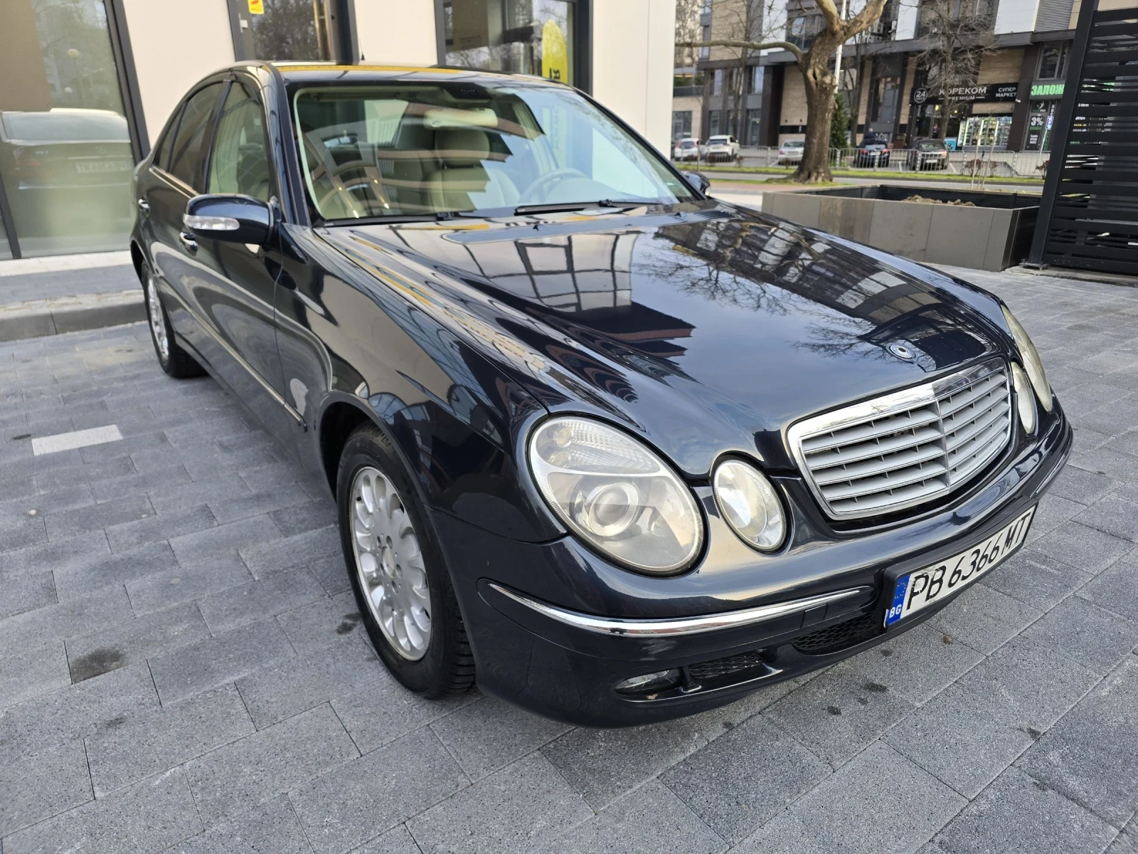 Mercedes-Benz E 280 CDI L6 3.2L Elegance 5G-TRONIC, снимка 2 - Автомобили и джипове - 54183892