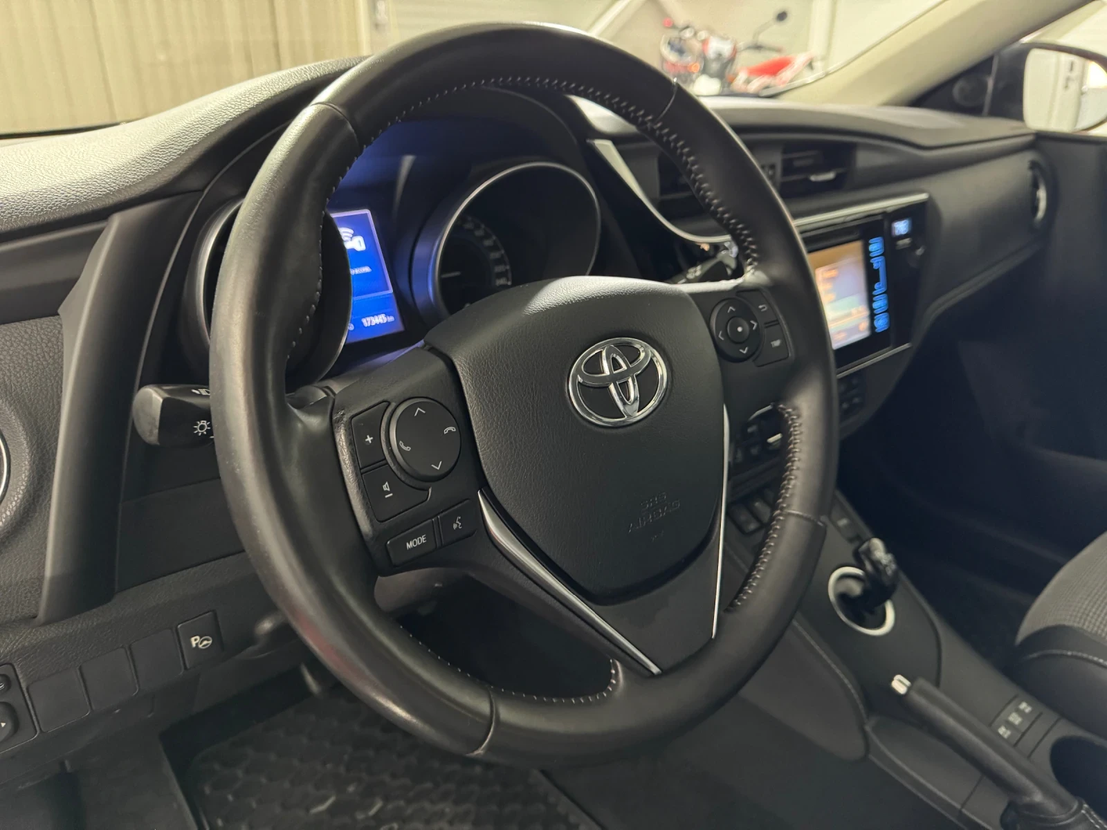 Toyota Auris TOURING * 1.8 HYBRID * ACTIVE CVT * KEYLESS | Mobile.bg � ����������� 11