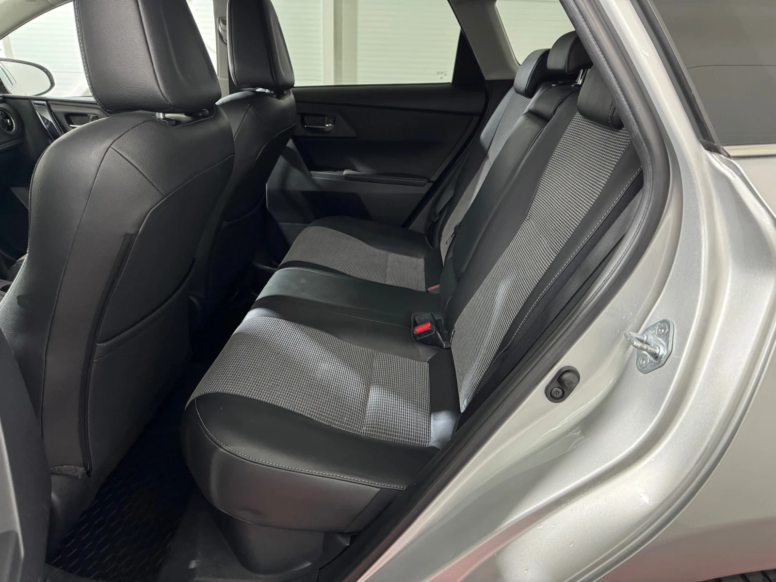 Toyota Auris TOURING * 1.8 HYBRID * ACTIVE CVT * KEYLESS | Mobile.bg � ����������� 17