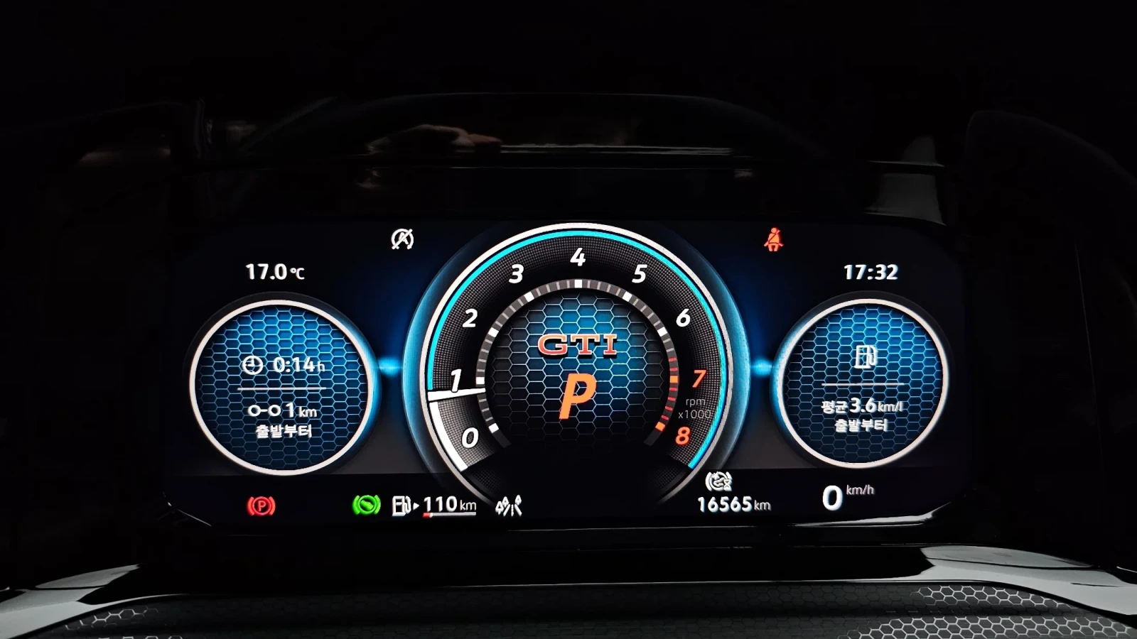 VW Golf 2024* GTI* HEAD-UP* RECARO* 16565KM* КРАЙНА ЦЕНА, снимка 8 - Автомобили и джипове - 54378826