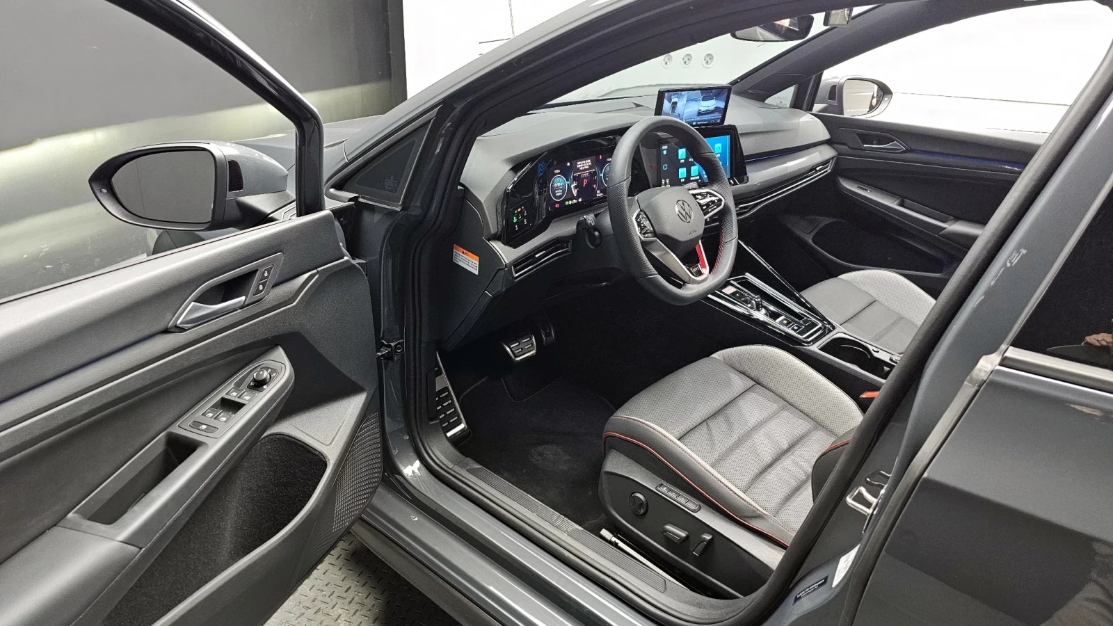 VW Golf 2024* GTI* HEAD-UP* RECARO* 16565KM* КРАЙНА ЦЕНА, снимка 9 - Автомобили и джипове - 54378826