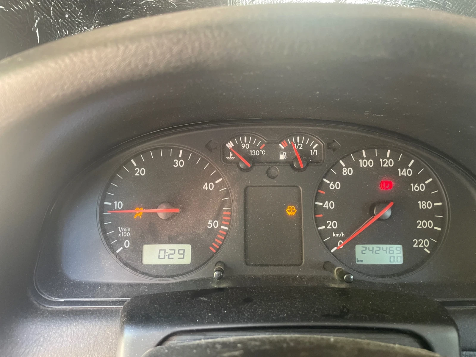 VW Passat 1.9TDI, снимка 8 - Автомобили и джипове - 55067989