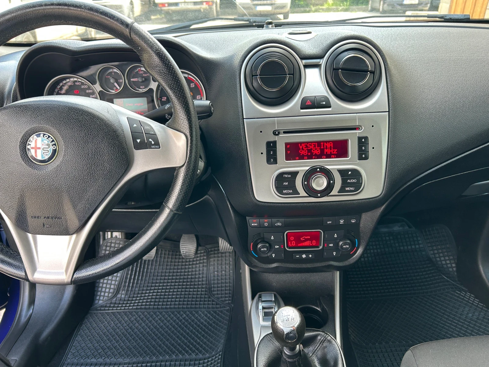 Alfa Romeo MiTo 1.3JTDm КЛИМАТРОНИК, снимка 9 - Автомобили и джипове - 55448510