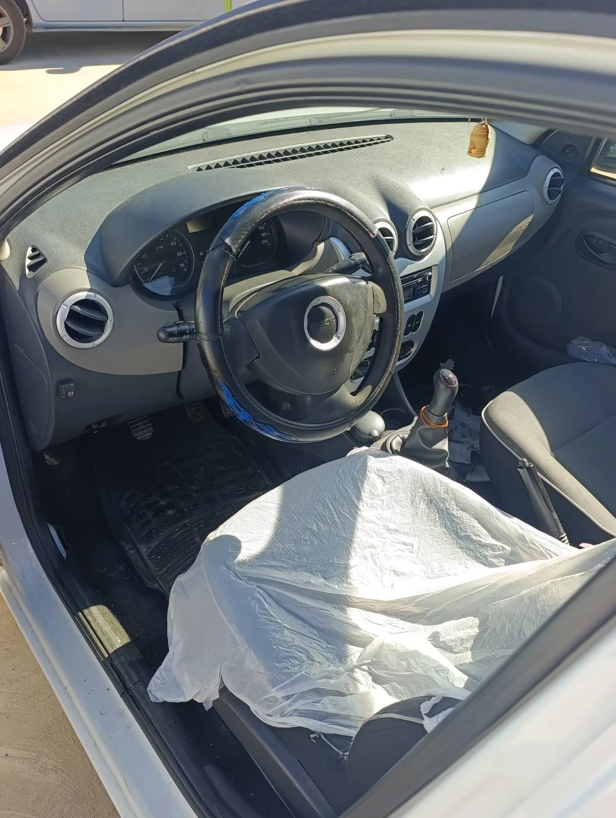 Dacia Sandero, снимка 5 - Автомобили и джипове - 55750128